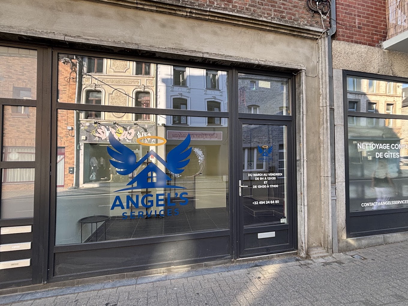 Vitrine Angel's Services, Rue du Centre 49 à Ciney